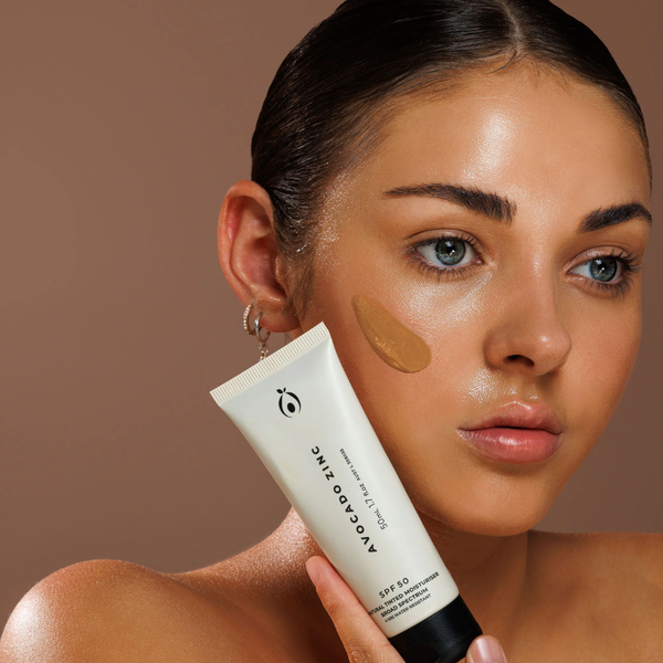 SPF50 Natural Tinted Moisturiser - Medium/dark