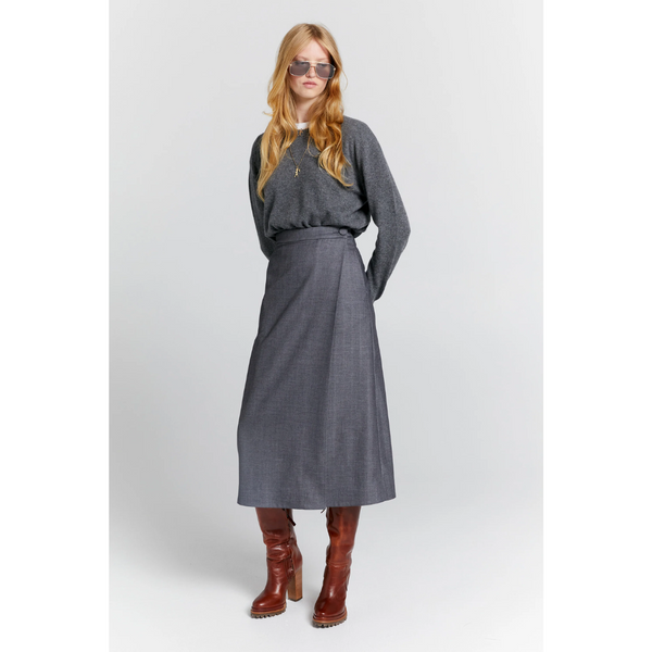 Classic Cashmere Sweater - Charcoal