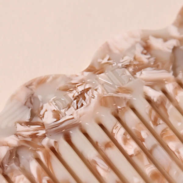 Signature Comb - Nougat
