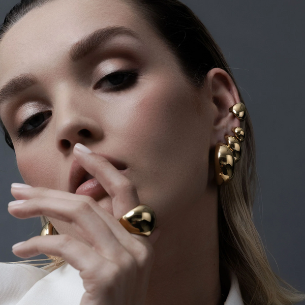 Dynamic Medium Hoop Earrings - Gold