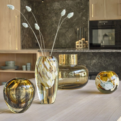 Otea Vase - Brown + Black